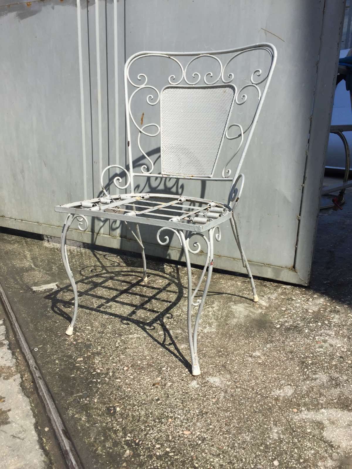 Ηλεκτροστατική βαφή καρέκλας σε χρώμα Neokem 801 1